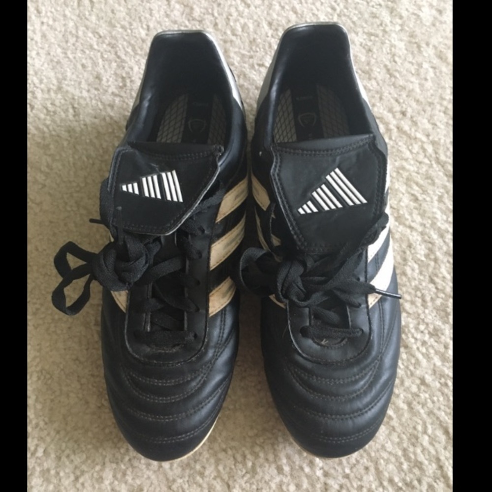 Adidas TraXion hard ground cleats, women’s sz10